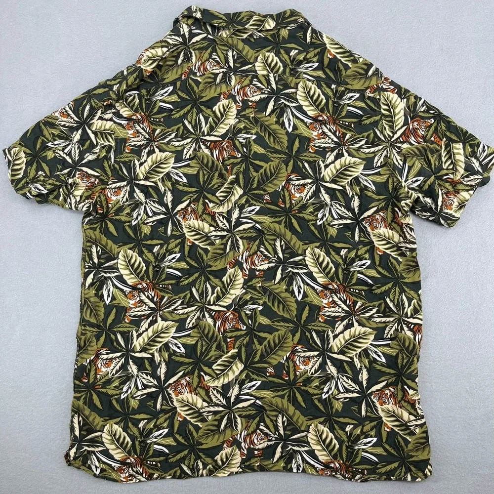 Banana Republic Mens Tiger Tropical Leaf Print Rayon Short Sleeve Shirt‎ Green L